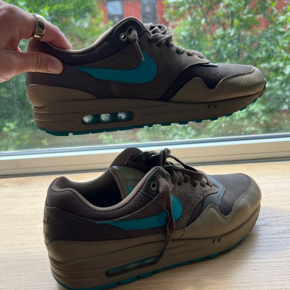 Nike Brown and Blue Sneakers with Air Max Cushioning